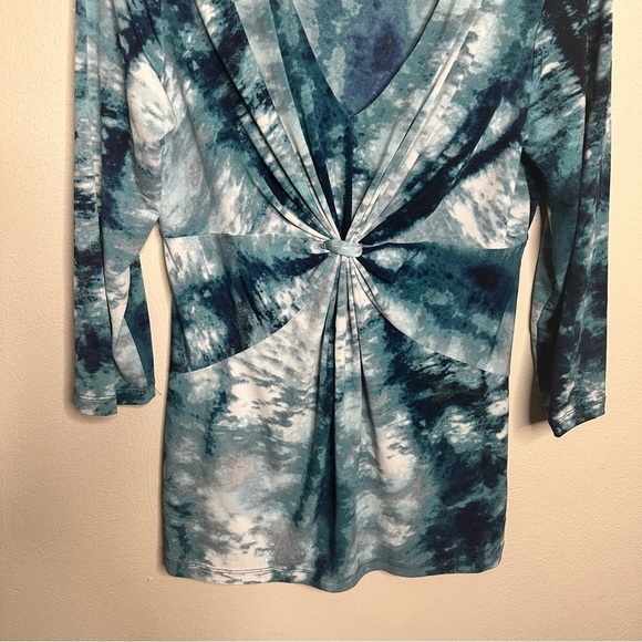 Daisy Fuentes Teal Tie Dye Gathered Front Blouse Size Small - Picture 3 of 6